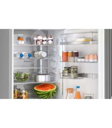 Bosch Serie 6 KGN39LBCF fridge-freezer Freestanding 363 L C Black