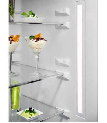 Refrigerator-freezer ELECTROLUX LNT7ME36G2