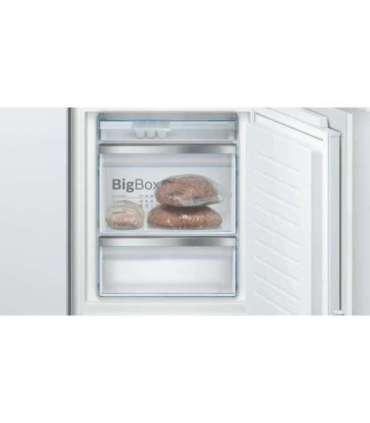 Bosch Serie 6 KIS86AFE0 fridge-freezer Built-in 266 L E
