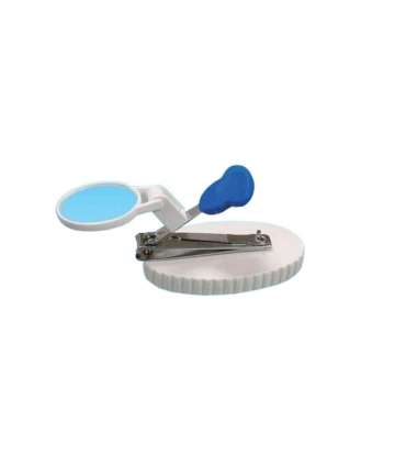 Nail clippers with magnifying glass