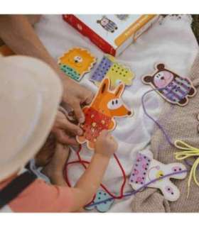 TOOKY TOY Drewniana Gra Zręcznościowa Zwierzątka do Sznurowania 5w1