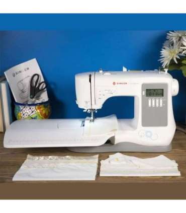 Singer 7640 sewing machine, electric current, white