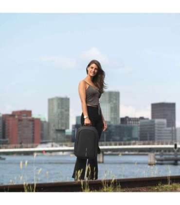 XD DESIGN ANTI-THEFT BACKPACK BOBBY HERO SMALL BLACK P/N: P705.701