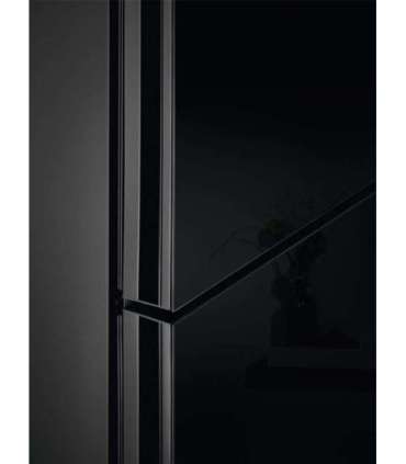 Refrigerator-freezer ELECTROLUX LNT7ME36K2