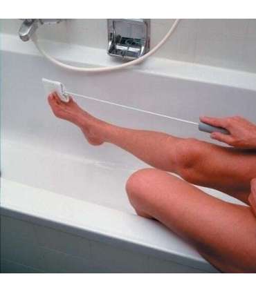 Toe cleaning device
