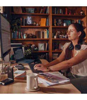 HP Poly Voyager Focus 2 Microsoft Teams Certified USB-C-C Headset +USB-C/A Adapter +Charging Stand