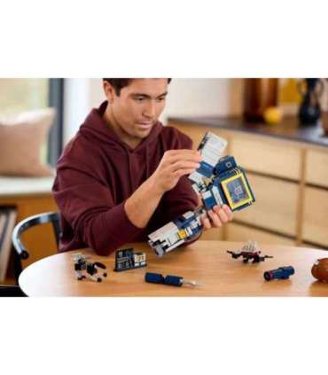 LEGO ICONS 10358 Transformers: Soundwave