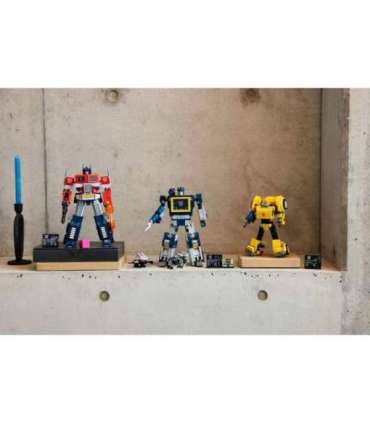 LEGO ICONS 10358 Transformers: Soundwave