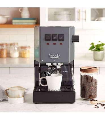 Gaggia Coffee Maker RI9481/16 Classic E24 Pump pressure 15 bar Built-in milk frother Semi-automatic |
