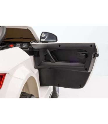 Battery Vehicle Audi TTRS White