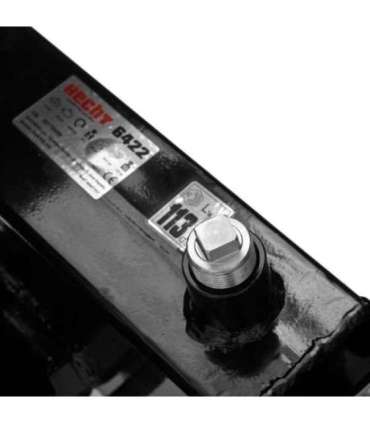 Puulõhkumismasin haagisel HECHT 6422